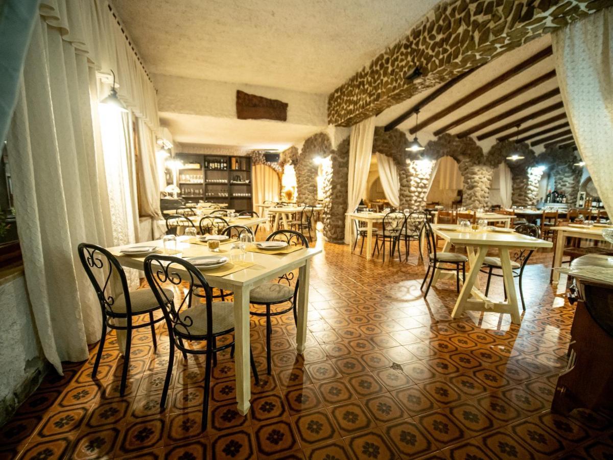 Albergo Ristorante Locanda Rosella Giba Exterior foto